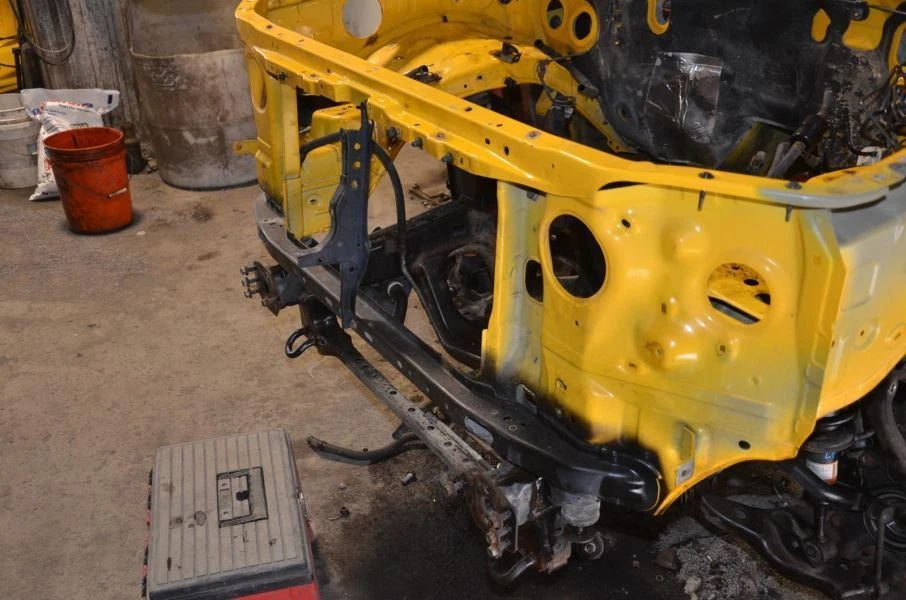 Soporte radiador delantero amarillo Toyota Fj Cruiser 2007-2014 Foto 2 de 4