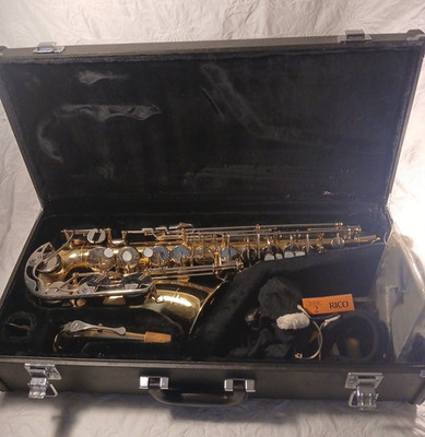 Yamaha YAS 23 Alto Saxophone, Hard Case, Box Reeds + Accessories
