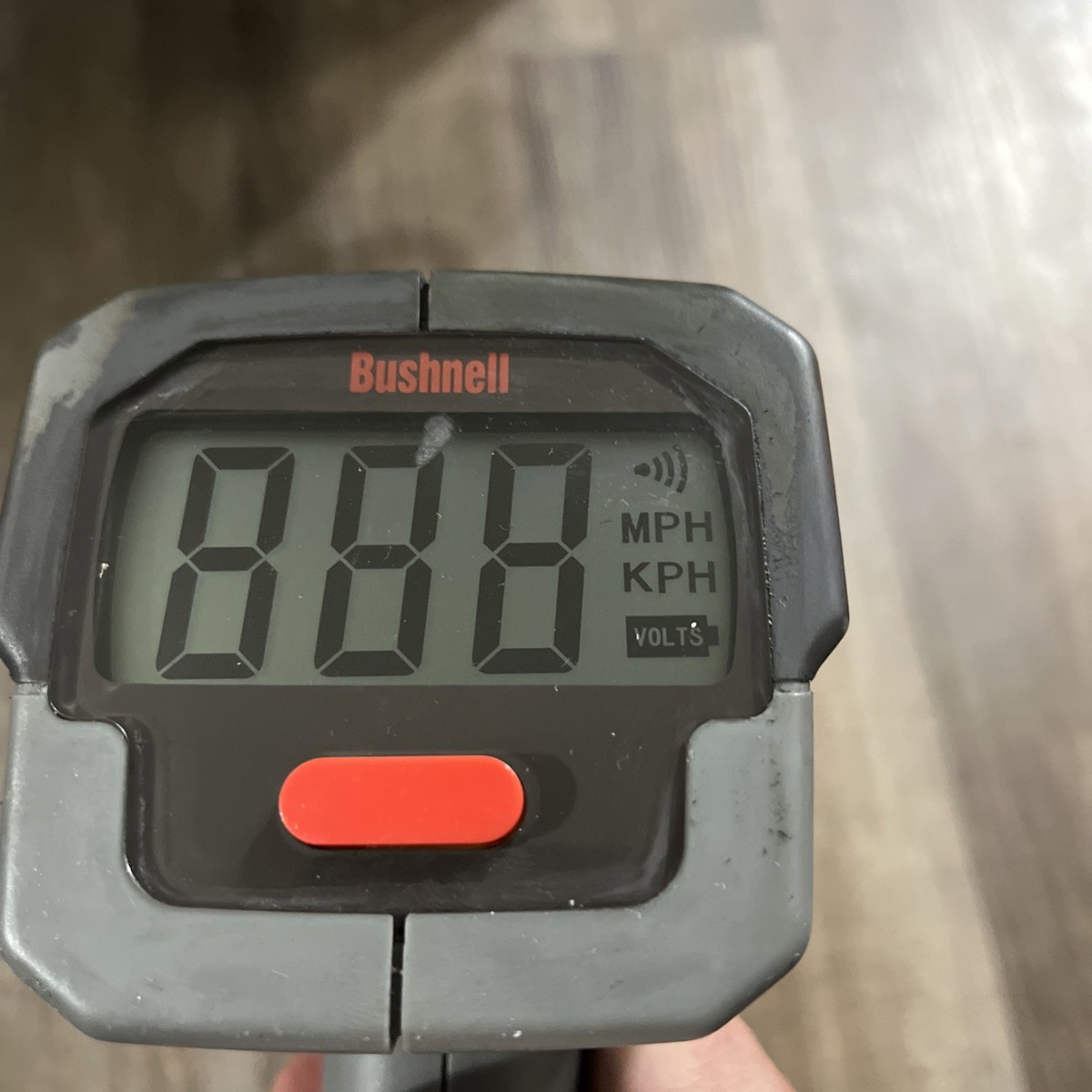 スピードガン、ワイヤレスディスプレイBushnell Speedster III Bushnell Speedster III Radar Gun and Speed Screen - GearExpert
