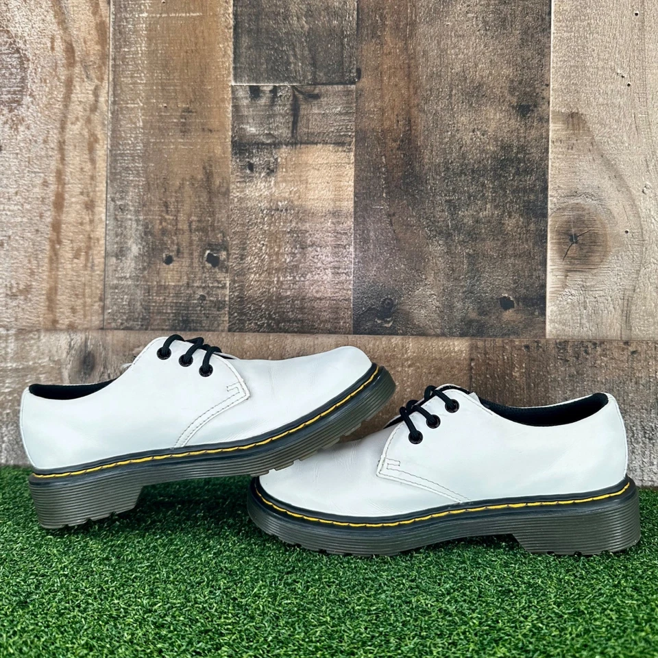 Dr. Martens 1461 White Leather Oxfords Dress Casual Shoes - Junior Size 1 - Image 3 of 4