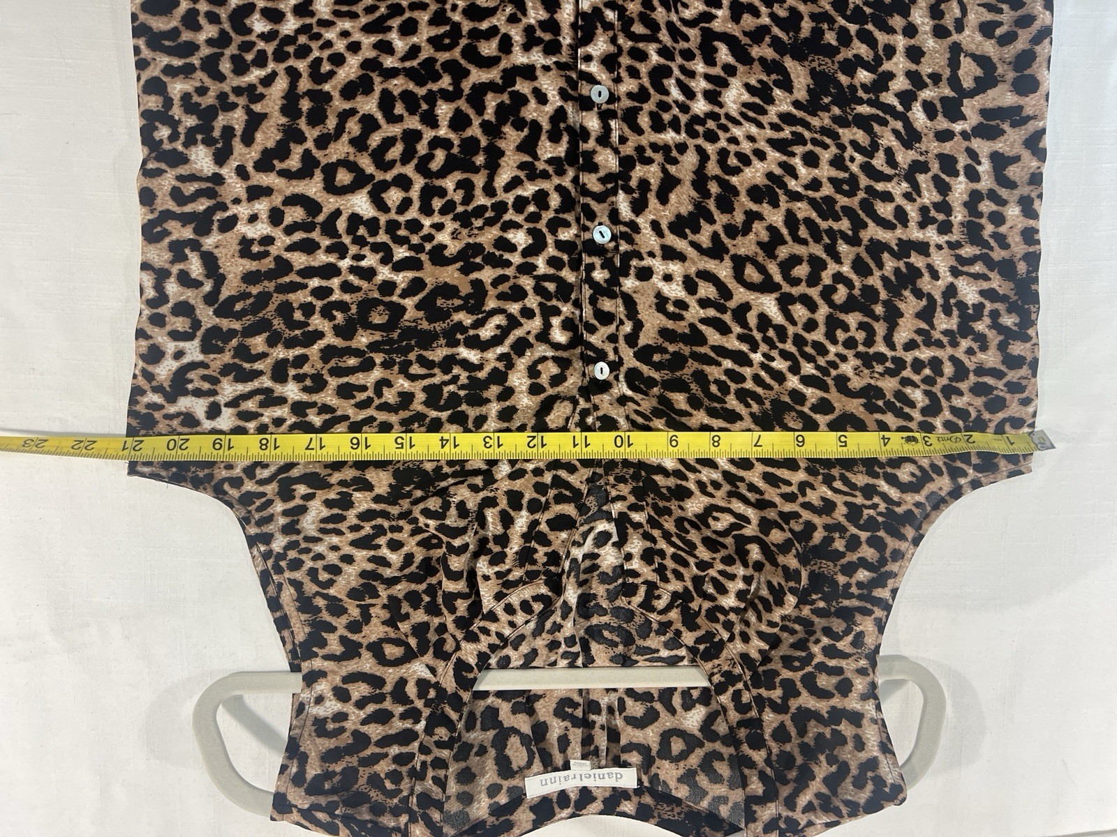 Daniel Rainn Button Up Top Large Leopard Print Li… - image 6