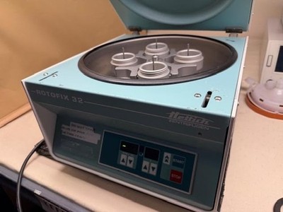 Hettich Rotofix 32 Centrifuge   Used Laboratory Equipment
