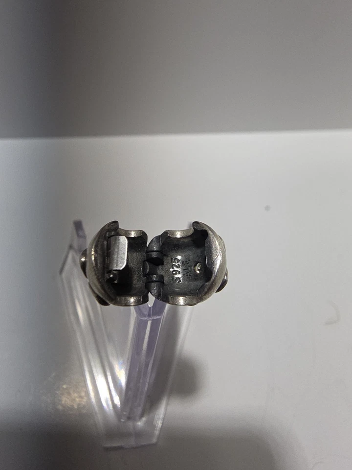 Pandora 790533EN16 Clip Flor Esmalte Negro - S925 ALE Plata Esterlina - Retirado Foto 3 de 3