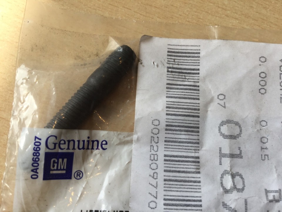 GENUINE VAUXHALL INSIGNIA ASTRA K MOKKA ZAFIRA EXHAUST MANIFOLD STUD M8