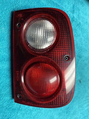 2002 03 LANDROVER FREELANDER REAR PASSENGER SIDE TAIL LIGHT