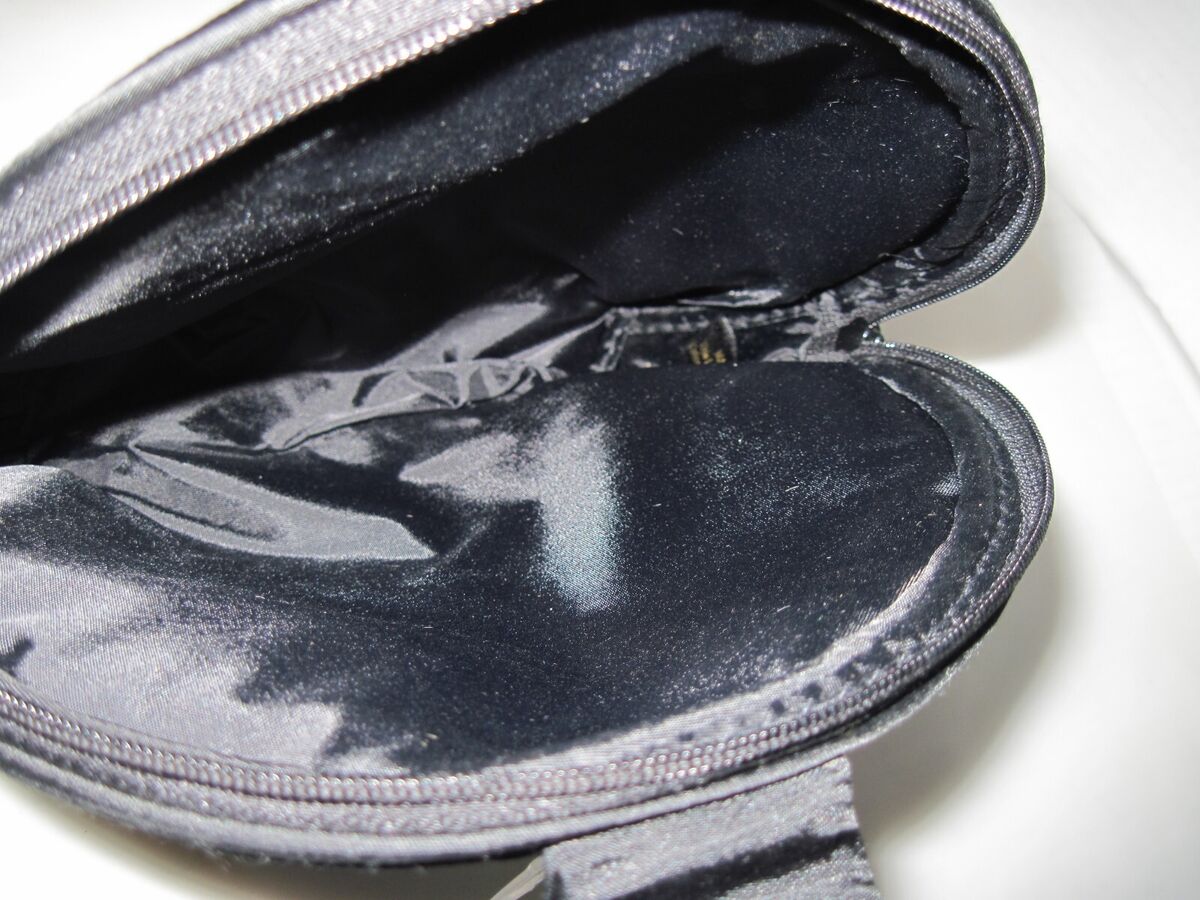 Vintage Round Black Velvet Purse with Black Ribbon Strap Vintage Round Black Velvet Purse with Black Ribbon Strap
