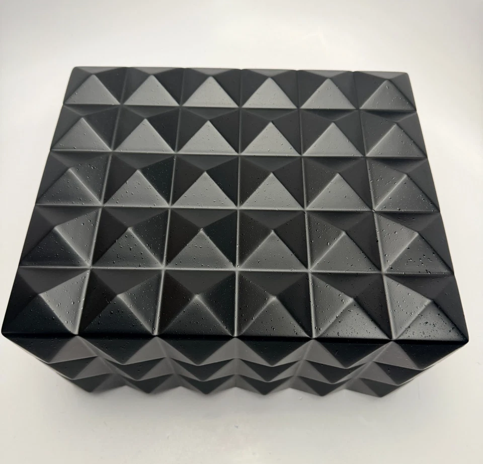 Colibri STYLE Quasar STYLE Humidor 40-45 Cigars Black 3D Wet Look Artsy Modern - Image 4 of 4