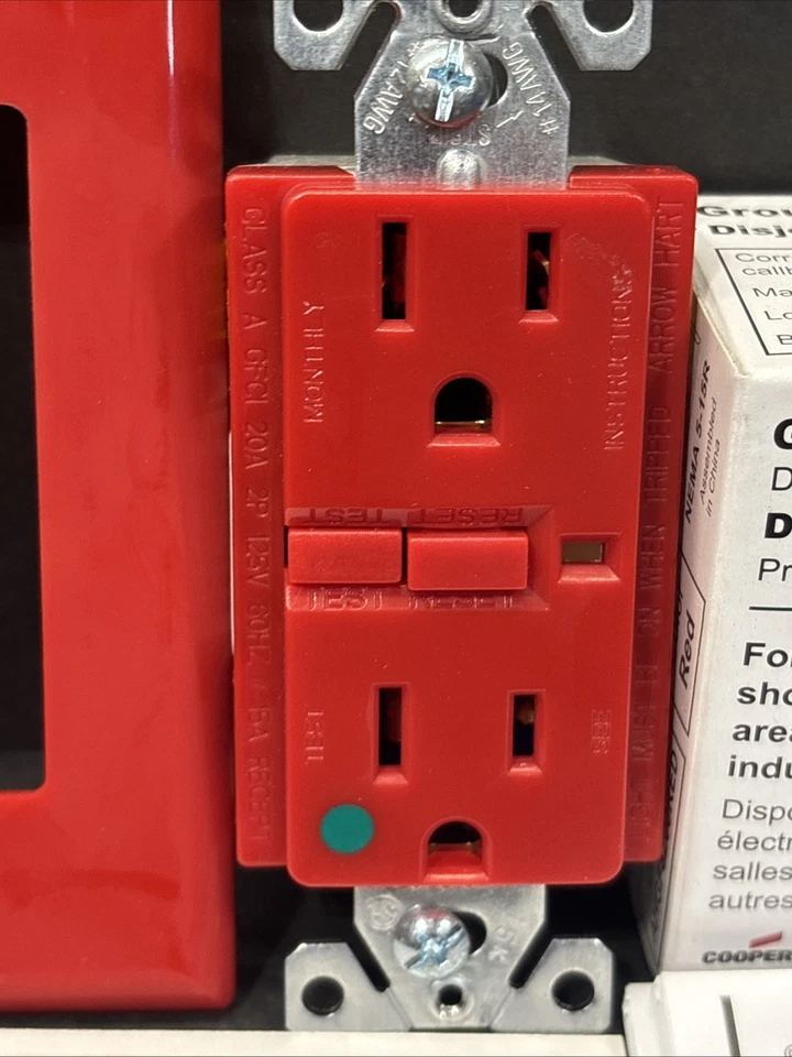 Arrow Hart AHGF8200RED Hospital Grade Red DDFT Ground Fault Receptacle W Cover - Image 2 of 4