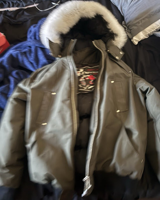 Moose Knuckles Puffer Jacket Green Fur Trim Hood Down Insulated Men's