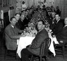 Commissioner Happy Chandler was host with Mrs. Chandler to Executi- Old Photo