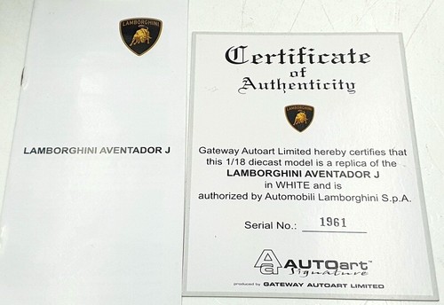 Autoart 1/18 Scale Diecast 74674 - Lamborghini Aventador J - White - Picture 6 of 7