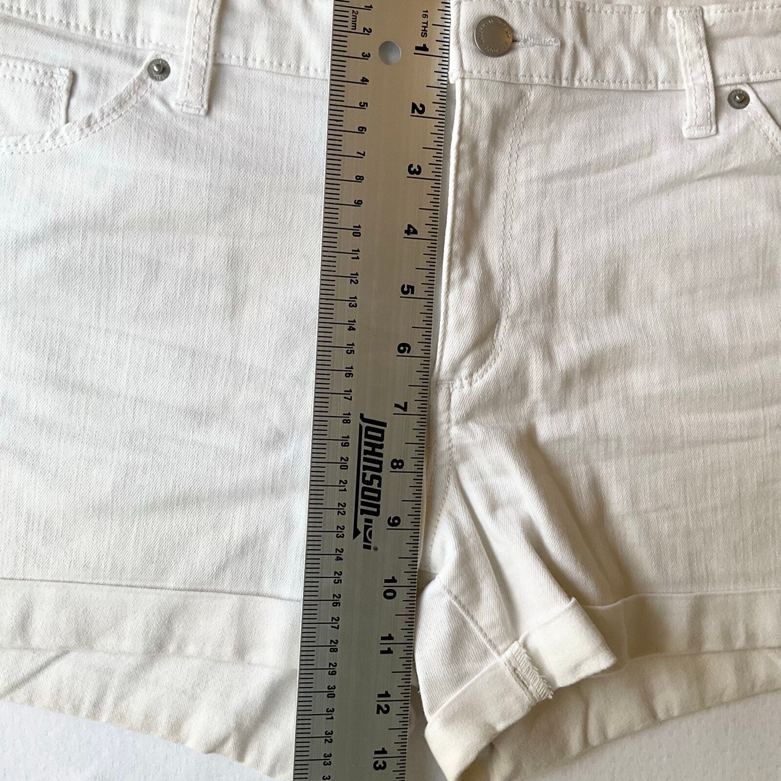 Universal Thread Women’s Basic Denim Short Shorts… - image 5