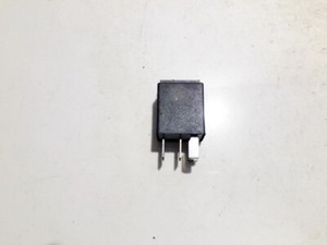 Opel Astra 2006 Relay module 13266316, 13 266 316 #670100-67