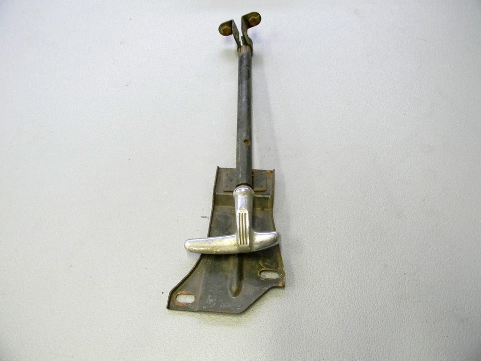 1955-1957 Ford Thunderbird Emergency Brake Control (Used) - Image 4 of 4