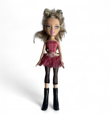 Bratz 2001 Chloe Birthday Bash Doll Dark Pink Skirt Black Boots Y2K Fashion VHTF