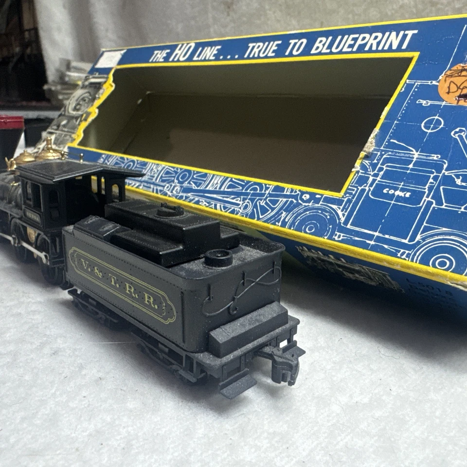 AHM Ho Scale 4-4-0 V.& T.R.R. Steam Locomotive #5067 Italy. For A Train Set - Image 4 of 4