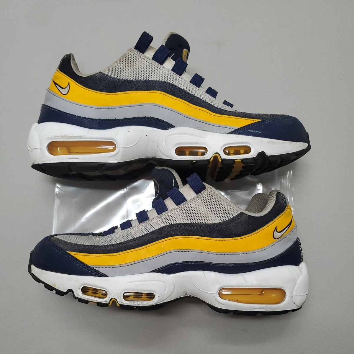 Nike Air Max 95 shoes 7.5 Navy Blue University Gold Michigan