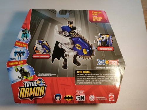 Total Armor Deluxe Chainsaw Attack Batman (CosBman0178) - Picture 8 of 9