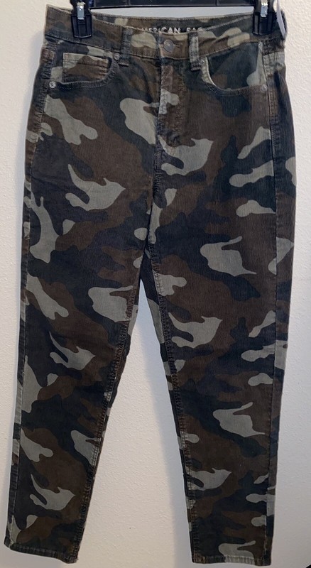 American Eagle Camouflage Corduroys Size 8 NWT Super Stretch