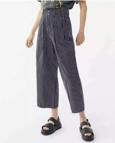 Urban Outfitters Mack Black White 