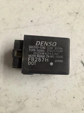 99 - 03 2001 Yamaha XV1600AL Road Star turn signal flasher relay FB257H