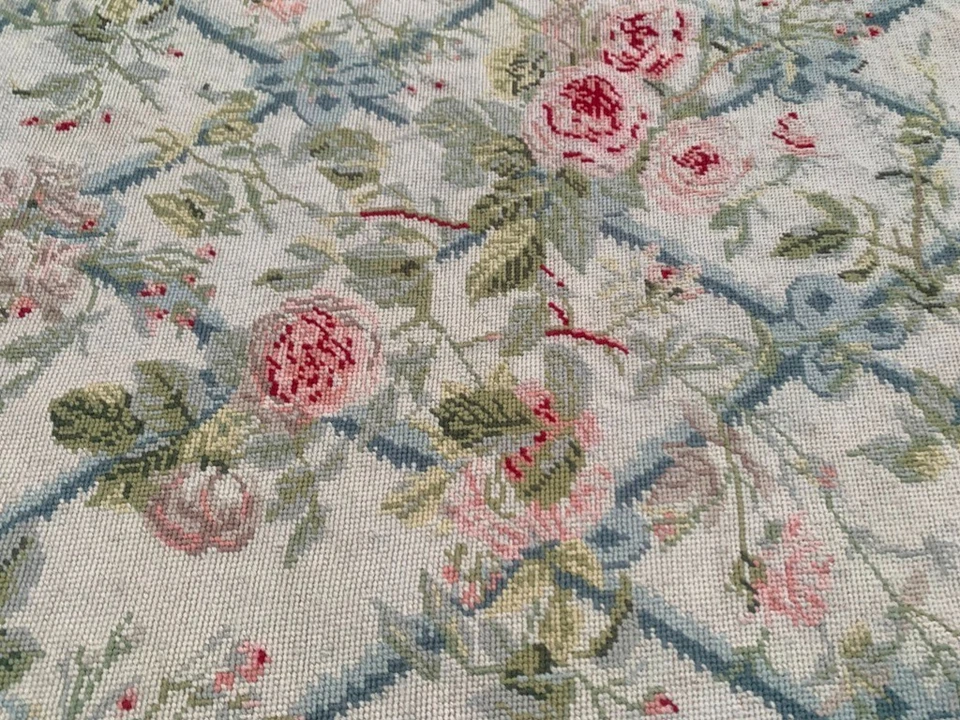 Винтажный французский ковер ручной работы Aubusson 3x5 футов с игольчатым наконечником и цветочной цепочкой - Изображение 2 из 4