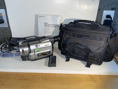 Sony Handycam CCD-TRV75 Hi8 Camcorder 18x Zoom 3in LCD NightShot 72x WORKS GREAT