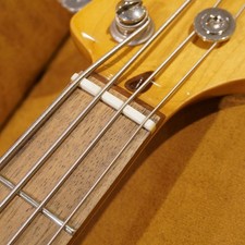 Squier Classic Vibe '60s P Bass Laurel FB 3-Color Sunburst Gebraucht