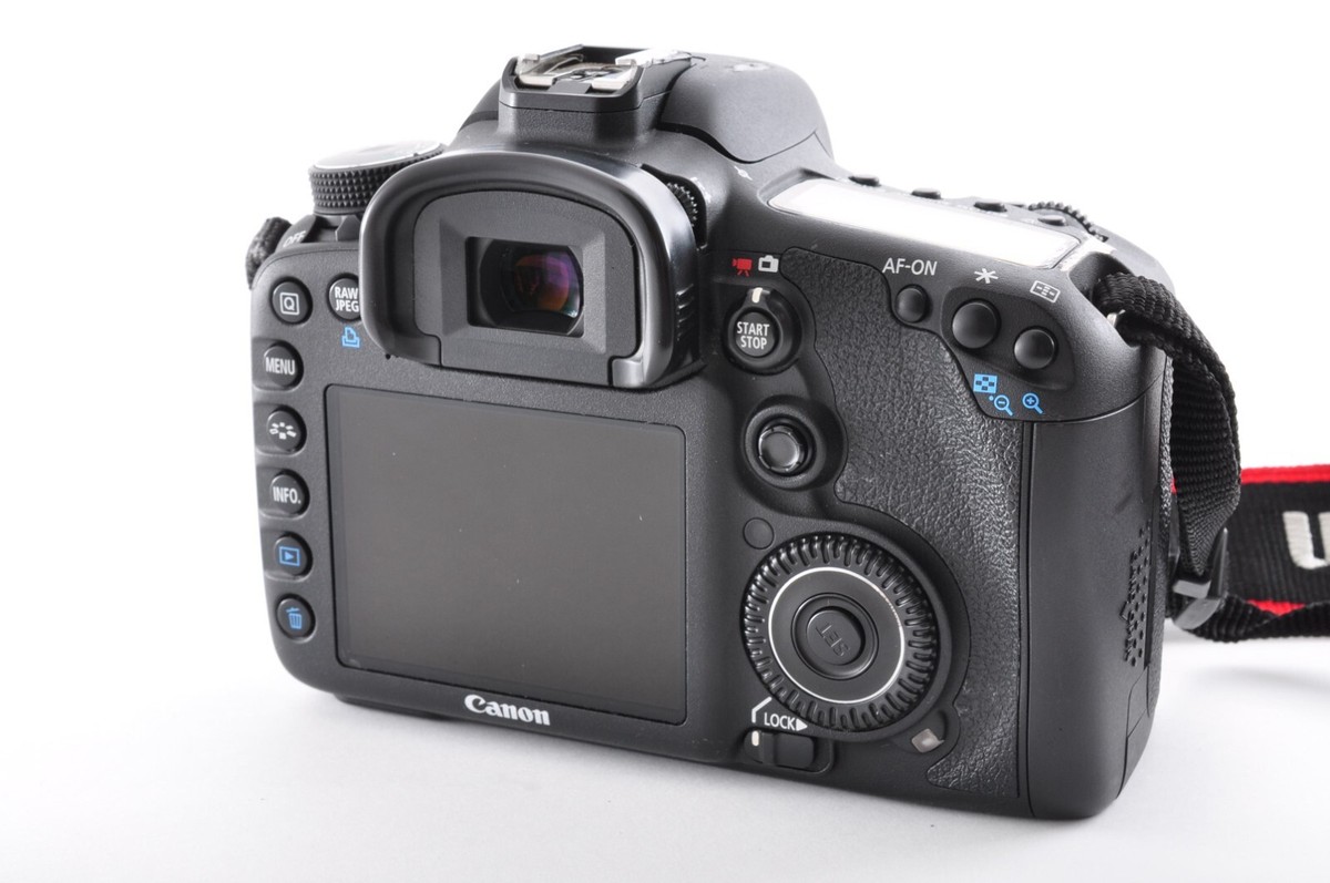 Canon EOS 7D ボディ + EF 35-70mm 1:3.5-4.5A Canon EOS 7D / Zoom Lens EF 35-70mm f/3.5-4.5 Excellent+3 Digital