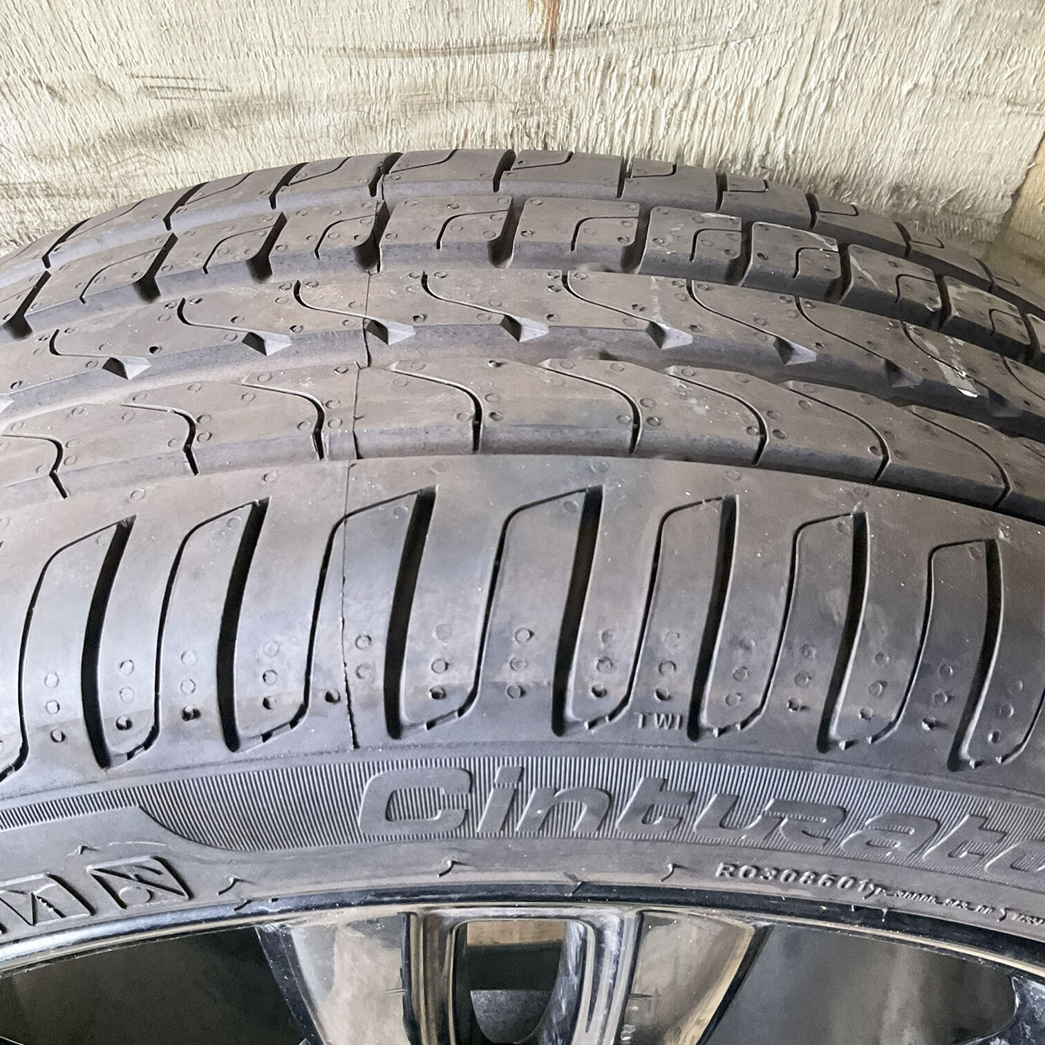 17-inch-205-45-17-pirelli-pzero-run-flat-84v-tire-s-205-45r17-205-45r