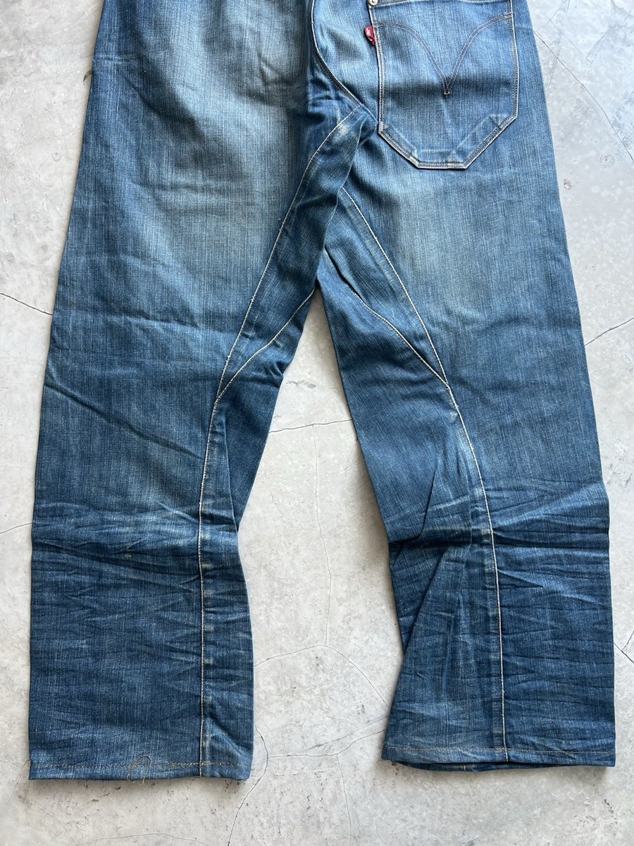 Vintage Levis Engineered Twisted Jeans Buckle Back Tag W28 Actual