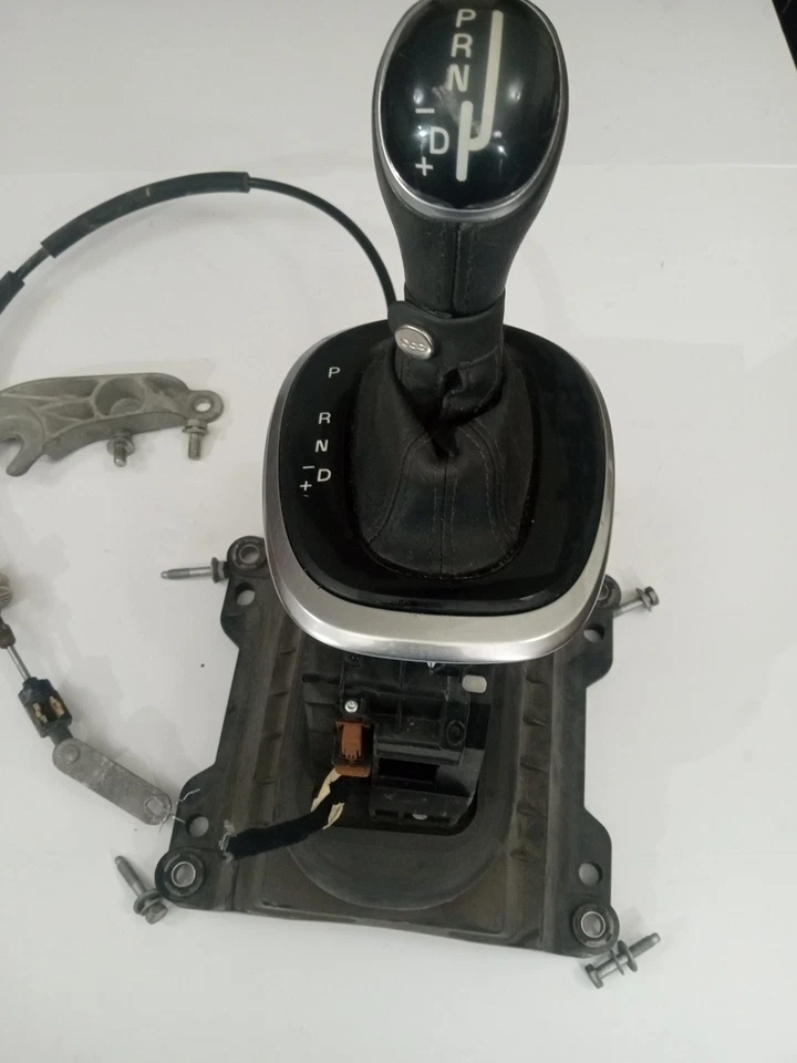 2014-16 Fiat 500L transmission floor gear selector shifter W/ Knob 111192514 Oem - Imagem 4 de 4