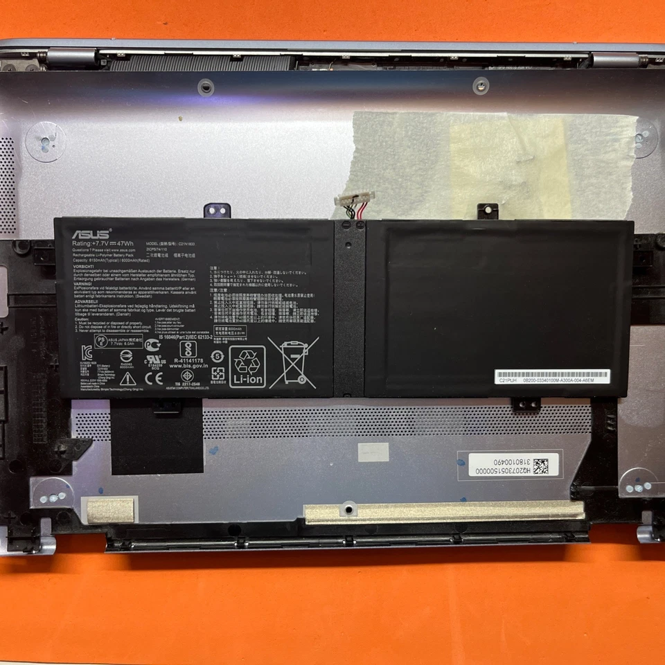 Asus Notebook I7 UX431F Zenbook Non Funzionante+Schermo Crepato - Imagen 3 de 4