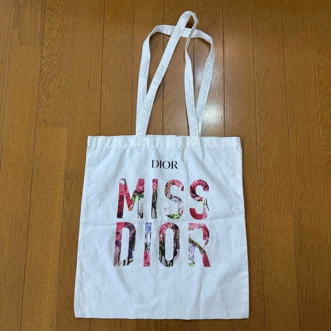 Sac fourre tout Miss Dior Exhibition édition limitée nouveauté cadeau Japon limité de JP