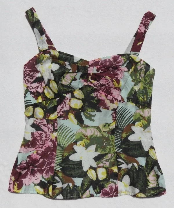 Camiseta sin mangas tropical bustier de algodón gasa estampado floral verde rosa $79 CAbi #340 4 6 Foto 3 de 4