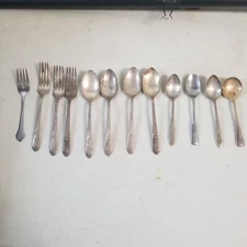 Vintage Original Wm Rogers Mfg. Co. Silverplate Flatware Set  12
