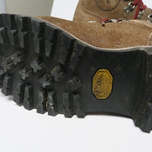 Vtg Women Vasque Brown Leather Mountaineering Boots Hike Climb Vibram Sole 8.5 C - Picture 7 of 8