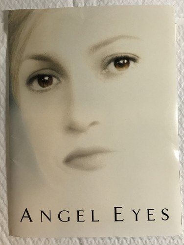 Angel Eyes Film Promo Pressemappe - Fuß Jennifer Lopez (3 Fotos)