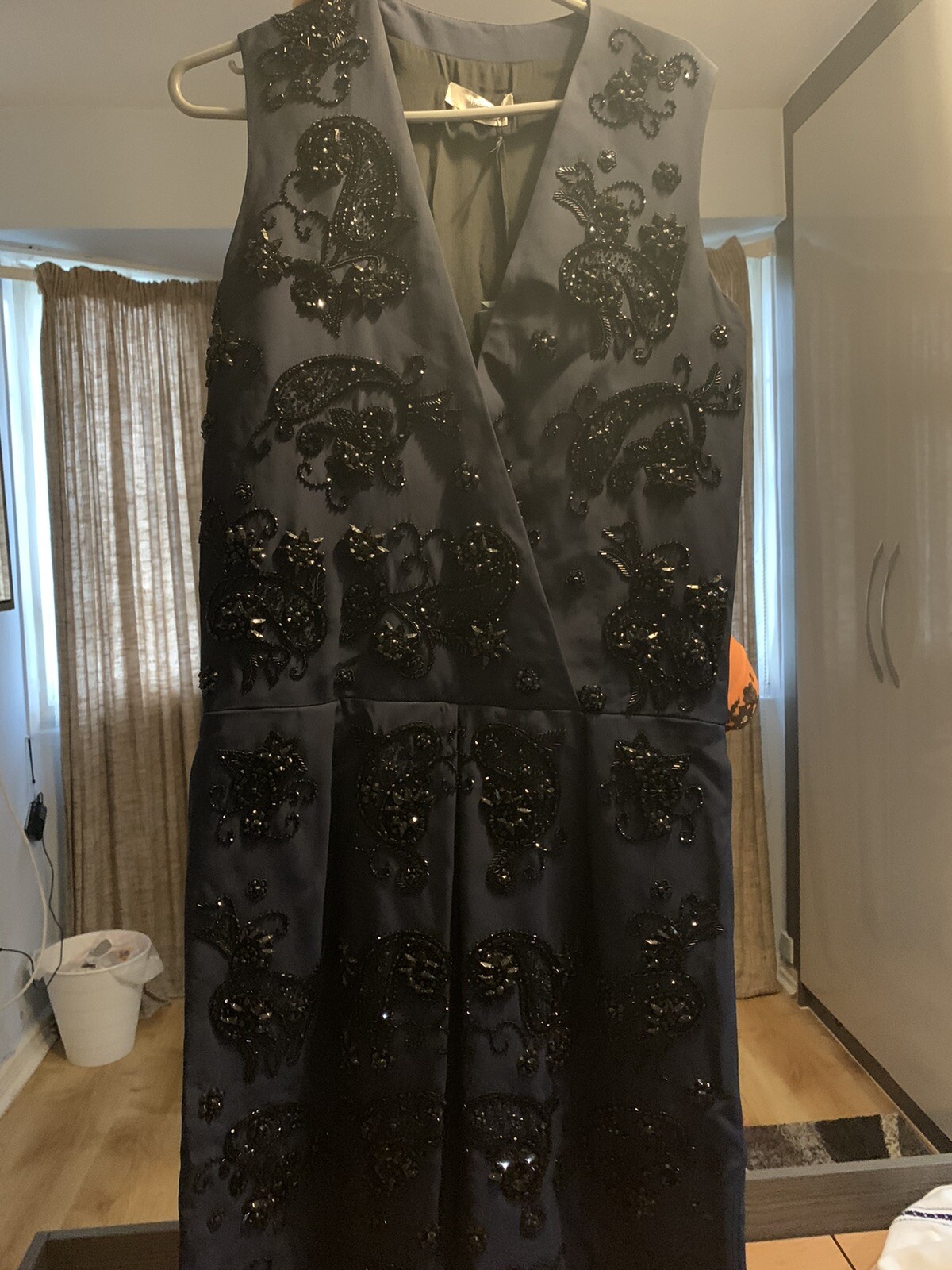 Picture 1 of 6