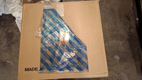 Vetro fisso posteriore sinistro Lancia Thema 82402612 originale - Foto 3 di 4