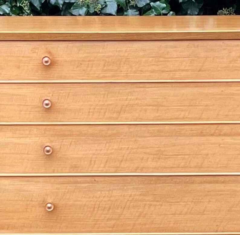 VINTAGE 1950'S ALFRED COX FOR HEALS WALNUT CHEST OF DRAWERS - Image 4 of 4