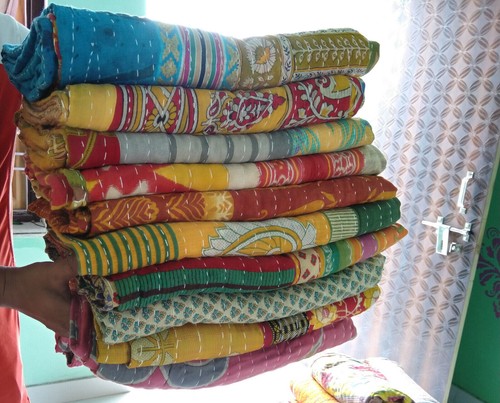 Wholesale 10 PC Vintage Handmade Kantha Quilts,Reversible Throw Blanket Quilts - Picture 7 of 8