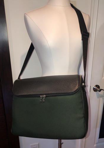 Auth LOUIS VUITTON dark green Taiga Taimyr Messenger crossbody luggage Bag purse - Picture 2 of 21