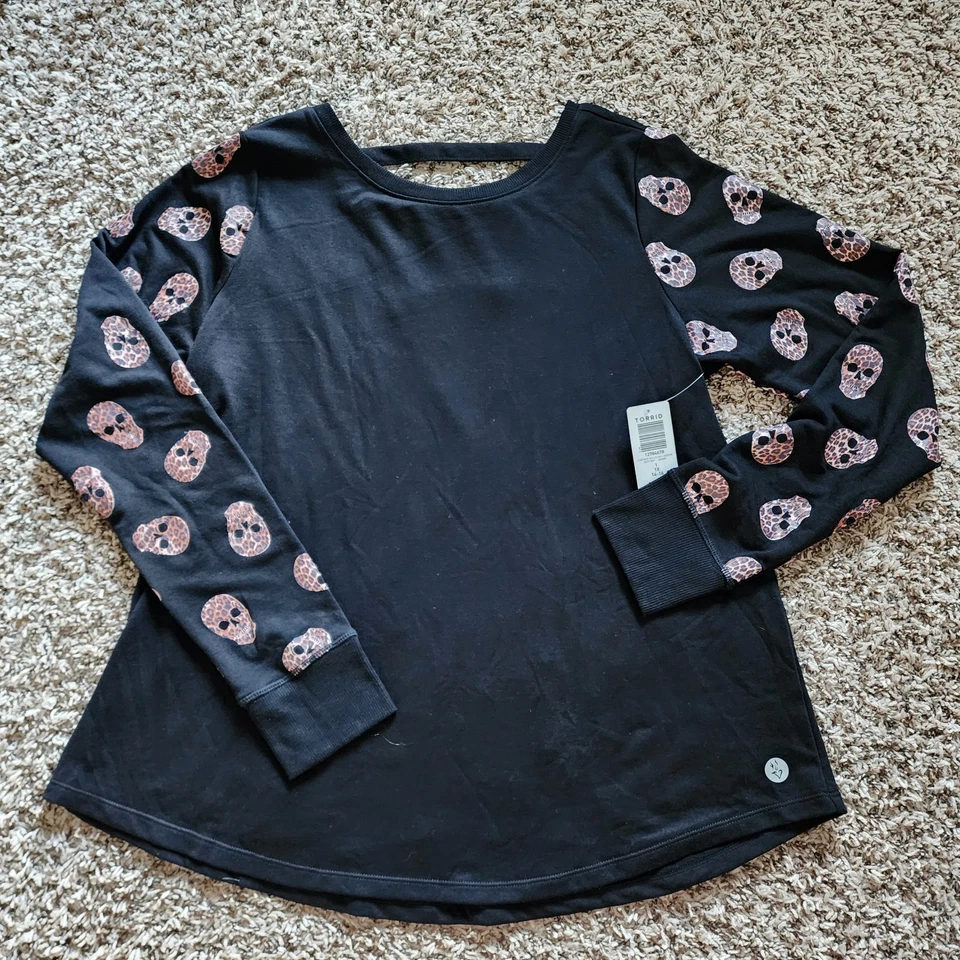 Torrid 1X Black Leopard Skull Sleeve Sweatshirt Strappy Ladder Back Goth NWT - Image 4 of 4