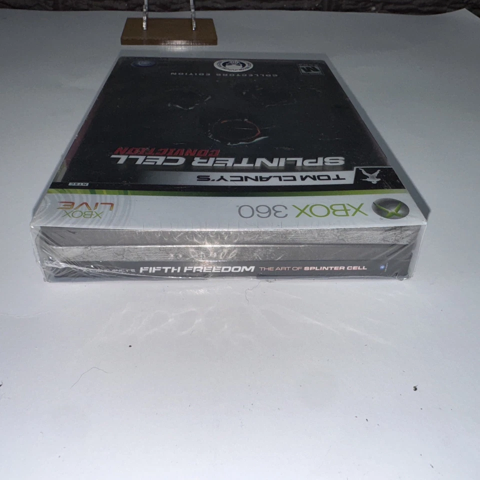 Tom Clancy's Splinter Cell: Conviction Collector's Edition Microsoft Xbox 360 - Image 4 of 4