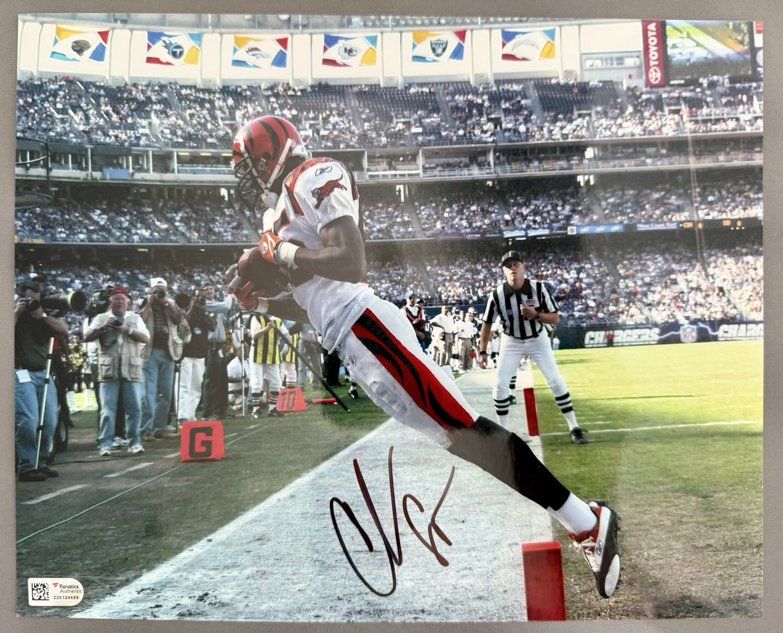 Picture 2 of 4