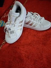adidas Grand Court 2.0 Kids Trainers ,size 3.5 UK. New Tags Out Box .