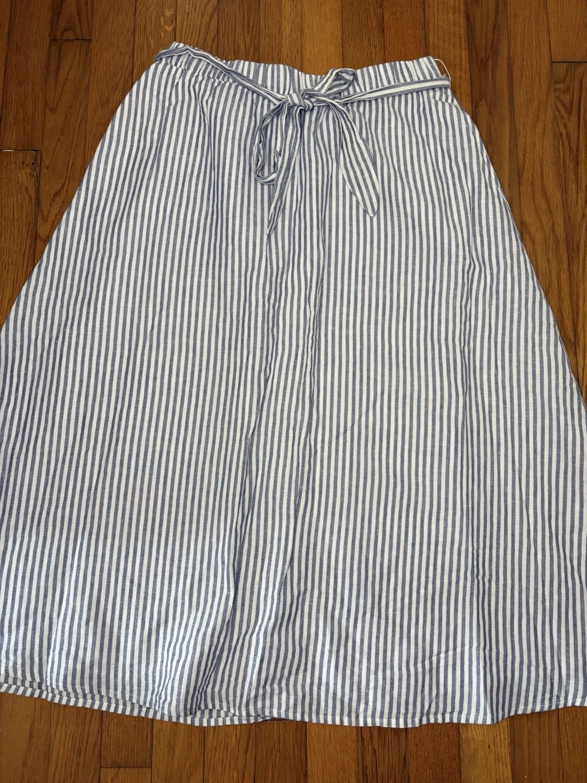 Talbots Candy Stripe Blue & White Elastic Waist Lined Midi Skirt M
Opens in a new window or tab