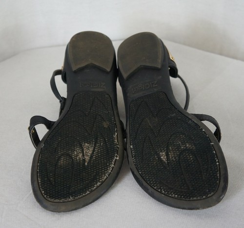Zigi Girl Shoes Sandals Size 7 Black W/ Gold Metal Trim - Picture 4 of 4
