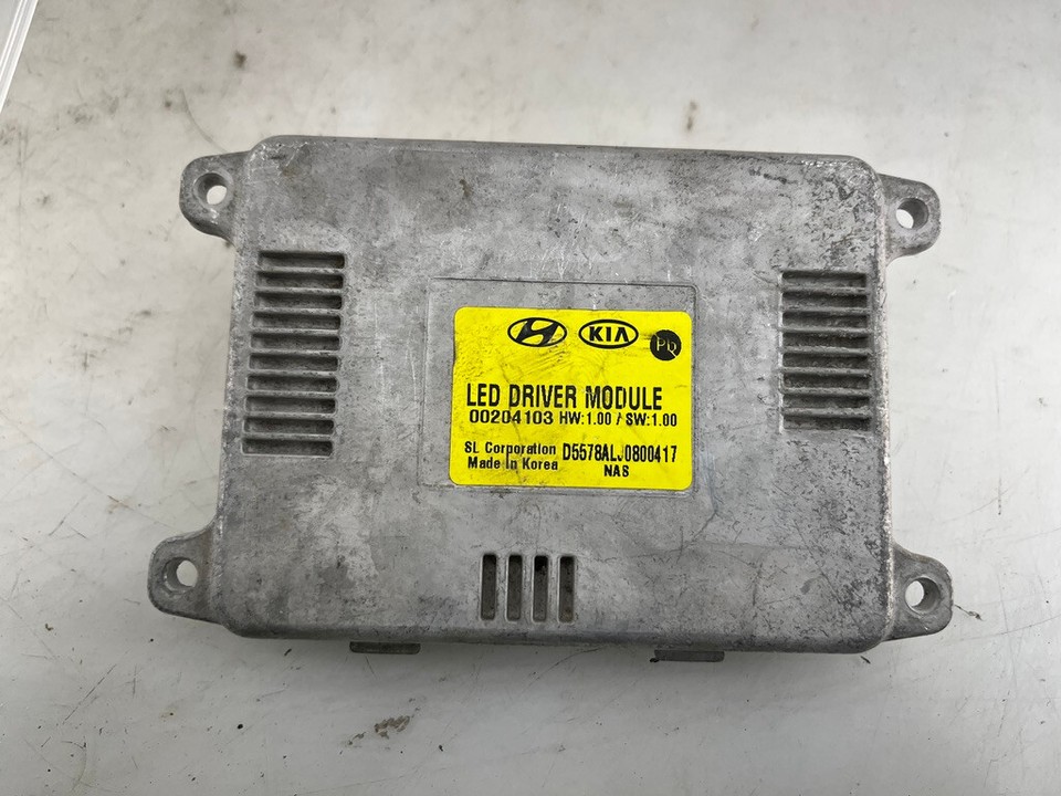 Right Passenger Side Headlight For 2019-2020 Hyundai Santa Fe - LED DRL, OEM Style, DOT/SAE Certified